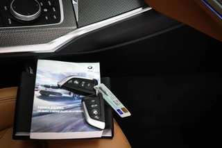 BMW 3-serie 330e xDrive eDrive M-Sport Edition | MEDIA PACK | STUURVERWARMING | TREKHAAK | 19" / 57