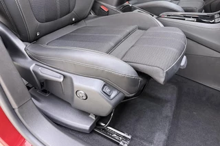 Opel Grandland 1.6 Turbo Plug-In Hybrid GS | 225PK | Automaat | Adaptive Cruise Control | Stoelverwarming | Verwarmd stuurwiel | Drive Assist | AGR Stoelen Voor | Navigatie | Parkeercamera achter | Apple Carplay & Android Auto / 16