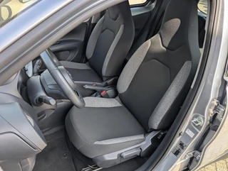 Toyota Aygo X Play NL-AUTO 100% DEALER OH METALLIC AIRCO ANDROID/APPLE CRUISE CONTROL / 11