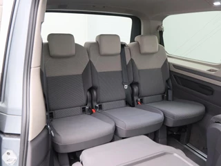 Volkswagen Multivan 1.4 eHybrid L2H1 Style 7-Persoons | Panorama dak | Stoelverwarming | Adaptive Cruise | Trekhaak | Camera | CarPlay | Climatronic | 17 Inch | 21.560 Km !! / 38