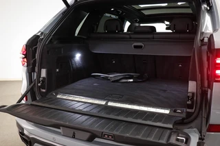 BMW X5 xDrive50e M-Sport | PANORAMADAK | HEAD UP | HOUTAFWERKING | ACHTERBANKVERWARMING | TREKHAAK | 360 CAMERA | 21" / 19