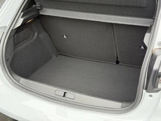 Peugeot 208 Style Hybrid 110PK e-DCS6 Automaat Parkeersensoren, Airco, DAB, Cruise Control, Elektrische Ramen, Centrale Deurvergrendeling / 9
