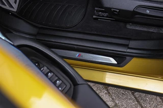 BMW X2 sDrive18i High Executive M-sport | 2e eigenaar | Driving Assistant | Panoramadak | 19 inch | Keyless entry | Head-up | Shadow line | HiFi audio | Stoelverwarming | Alcantara / 35