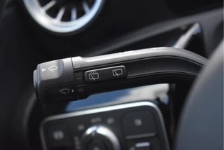 Mercedes-Benz A-Klasse 200 4MATIC 164 pk Premium  | Open dak | Camera | Carplay | DAB | Vrtual cockpit | Stoelverwarming | Full LED / 46
