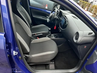 Toyota Aygo X PLAY / 11