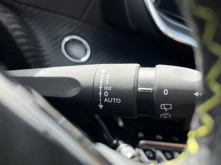 Peugeot 208 PureTech 100 GT  | Panoramadak | Keyless | Adaptive Cruise Control | Stoelverwarming | / 23