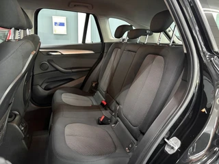BMW X1 SDrive18i Executive/ NL auto/ Automaat/ Parkeersensoren / 37