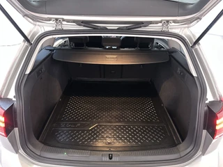 Volkswagen Golf Variant 1.0 TSI DSG Highline Business R LED Panoramadak Stoelverwarming Navigatie Parkeersensoren / 15