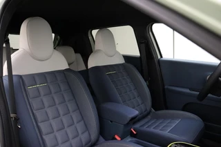 Fiat Grande Panda 1.2 Hybrid La Prima | €2.000,- demo voordeel! | Automaat | NIEUW MODEL |  Navigatie | Stoel & Stuurverwarming | Climate control | Camera | Hoge instap | Dakrails | Lichtmetalen velgen / 14