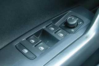 Volkswagen Taigo 1.0 TSI R-Line|Camera|Carplay|Adaptive Cruise / 19