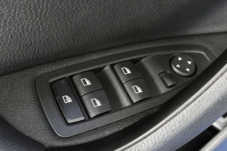 BMW X2 xDrive25e M Sport Panoramadak Head-Up HiFi Keyless Memory / 33
