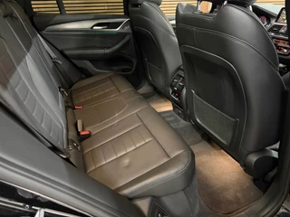 BMW X3 XDrive30i High Ex. M-Sport | Shadow-Line | Pano | Trekhaak | 20"| Ambient | Driving + Park Assist | Adaptief M-onderstel / 24