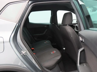 SEAT Arona 1.0 TSi 115 Pk Fr Business Intense | Carplay | Cruise Control | Climate Control | Camera | Parkeersensoren | 17 Inch / 36