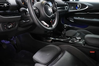 MINI Clubman 1.5 Cooper Business Edition | HALF LEDER | STOELVERWARMING | APPLE | DRAADLOZE LADER | TREKHAAK | 18" / 30