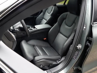 Volvo V60 T8 AWD Plus Dark / 6