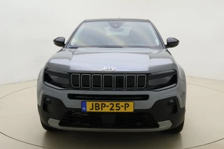 Jeep Avenger 1.2 e-Hybrid 110pk Automaat Summit | Navigatie | Trekhaak | Panoramadak | Adapt. Cruise control | JBL Audio | Elektrische achterklep | Stoelverwarming  | Climate Control / 7