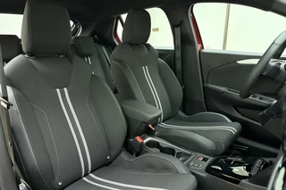 Opel Corsa 1.2 Turbo Hybrid Yes Automaat | Stoel & Stuurverwarming | Navigatie via Carplay | Zwart dak | DAB Radio | Parkeersensoren | Lichtmetalen velgen / 11