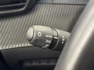 Peugeot 2008 1.2 Hybrid 145 GT | Automaat |145PK | Airco-Ecc | LM-Velgen | PDC | Navigatie | Camera | Cruise | Carplay | DAB | ( Vestiging - Vianen Tel:0347-371248 ) / 14