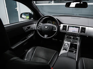 Jaguar XF 2.2d R-Sport Schuifdak | Xenon | Keyless | Leder/Alcantara | Camera | Stoelverwarming | Meridian | PDC v+a / 22