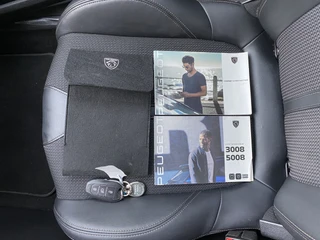 Peugeot 3008 1.6 Plug-in Hybrid 4WD 300 pk GT AUT  | 1e eigenaar | carplay | panoramadak | navigatie | 3D cockpit | 2 laadkabels | BTW / 39