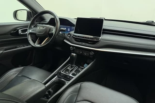 Jeep Compass 4xe 240pk Plug-in Hybrid Automaat S | Lederen bekleding | Navigatie | Trekhaak | Achteruitrijcamera | Electrische achterklep | Keyless | Stoel- en stuurverwarming | 19" Lichtmetalen velgen / 4