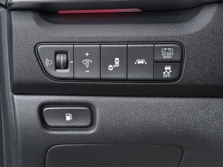 Kia Niro 1.6 GDi Hybrid DynamicPlusLine  - Trekhaak - Stoel/stuurverwarming - Camera - AppleCarplay - Android Auto - - Fabrieksgarantie tot 02-2028 / 23