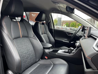 Toyota RAV4 2.5 Hybrid AWD ADVENTURE STOEL/STUURVERWARMING BLIND-SPOT AD-CRUISE 360-CAMERA APPLE/ANDROID / 10
