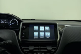Peugeot 2008 1.2 PureTech Blue Lion 110pk | Navigatie | Panoramadak | Airco | Cruise Control | Parkeersensoren Achter | Bluetooth | Mistlampen / 23