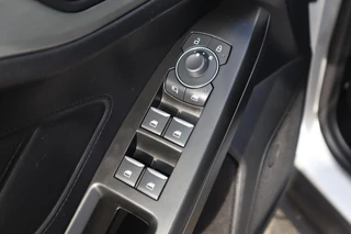 Ford Focus Wagon 125PK HYBRID TITANIUM-X VIRTUAL-COCKPIT B&O AUDIO CLIMA P-SENSOREN 17"LMV LED CAMERA WINTERPACK NL-AUTO / 18