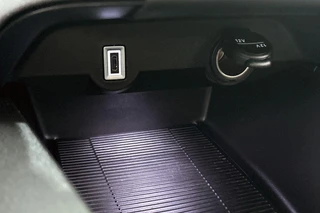 Lancia Ypsilon 1.2 Turbo Hybrid LX / 32
