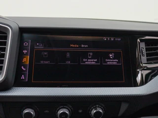Audi A1 Sportback 25 TFSI Pro Line Zwart dak | Carplay Navigatie | Sportstuur / 31