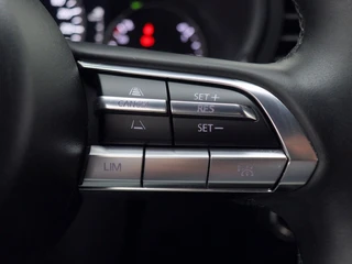 Mazda 3 2.0 SA-X Luxury Trekhaak | Leder | Head-up | All-seasonbanden / 31