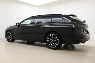 Peugeot 508 SW 1.2 PureTech GT | Achteruitrijcamera | Parkeersensoren | Full-map Navigatie | Climate control | Adaptive Cruise control | Stuurbediening | Inklapbare trekhaak | Parkeersensoren voor/achter | Verwarmde voorstoelen | Dakrails | Keyless entry | Lane-keeping system / 13