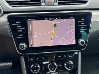 Skoda Superb Combi 1.4 TSI iV Style * AUTOMAAT * Trekhaak * Navigatiesysteem * Elektr. Kofferklep * / 13