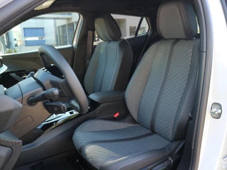Peugeot 2008 1.2 Hybrid 145 GT / 360 Camera / Navigatie / Voorraad Voordeel / 10