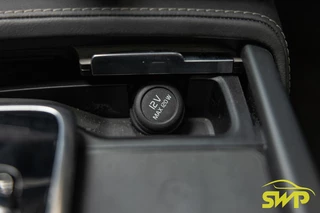 Volvo XC90 2.0 T8 Recharge AWD Ultimate Dark | Pano | Trekhaak zwenkbaar | Massage | Stoelventilatie | Harman Kardon | HUD | 4-zone | BLIS | ACC | Full option / 21