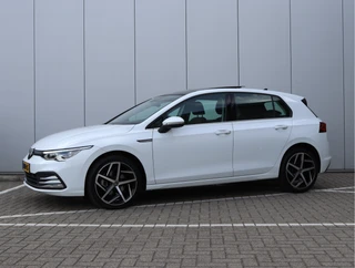 Volkswagen Golf 1.5 eTSI | Pano | IQ.light | Winter pakket | Org. NL