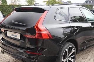 Volvo XC60 T6 Recharge AWD Plus Dark | Longe Range | Stoelverwarming | Parkeercamera | Panoramadak | Pilot Assist  | Leder | Keyless / 12