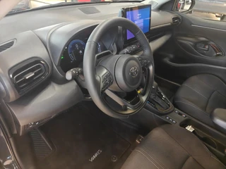 Toyota Yaris 1.5 Hybrid 115 Dynamic NIEUW DIRECT LEVERBAAR! MODEL 2026 STOEL/STUURVERW PARK-SENSOREN BLIND SPOT 17'' LM-VELGEN NAVI KEYLESS LED APPLE/ANDROID / 14