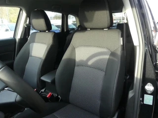 Suzuki Vitara 1.4 Boosterjet Smart Hybrid Select Nieuwe auto! € 1.850,- korting. 10 jAAR GARANTIE! Apple Carpl/Andr Auto, Cruise & Climate Control, Camera / 10