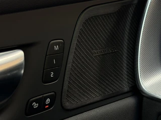 Volvo XC60 2.0 T8 Twin Engine AWD R-Design Pano | Elec Trekhaak | Camera | / 17