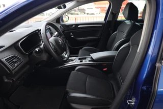 Renault Megane Estate 1.6 E-Tech Plug-In Hybrid 160 Intens|Camera|HUD|Keyless|Dodehoek assistentie / 7