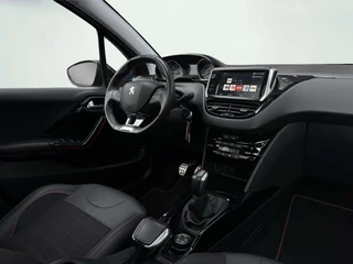 Peugeot 2008 1.2 PureTech GT-line / 4