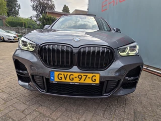 BMW X1 xDrive25e eDrive M pakket HUD LEER SPORT PANODAK / 4