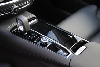 Volvo V60 T6 AWD Plus Dark / 21