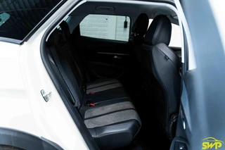 Peugeot 3008 1.2 PureTech Allure | Bi-tone | Navi | Camera | Keyless / 23