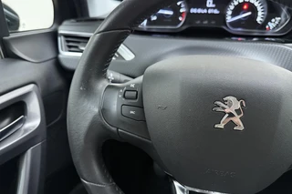 Peugeot 2008 1.2 PureTech Blue Lion | Trekhaak | Airco | Cruise control | Apple Carplay/Android Auto | DAB | Navigatie / 18