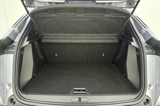 Peugeot 2008 1.2 PureTech Blue Lease Allure 130 PK | Handgeschakeld | Trekhaak | Navigatie | Climate Control | Airco | Cruise Control | Camera | Licht Metalen Velgen / 4