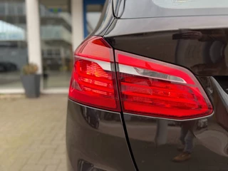 BMW 2 Serie Active Tourer 218d Active Tourer Essential I Automaat I Navigatie I Trekhaak / 19