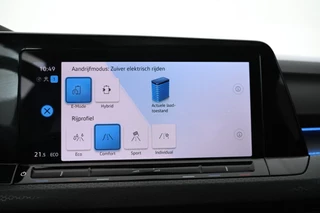 Volkswagen Golf 1.4 eHybrid GTE  Panorama, Apple carplay, Navigatie / 40